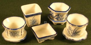 DRG1057 Pots W/Base Blue/White assorted Set of 4