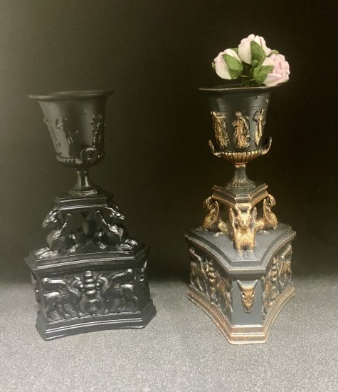 APR193 Urn on Base Egyptian Style 75mm High - Click Image to Close