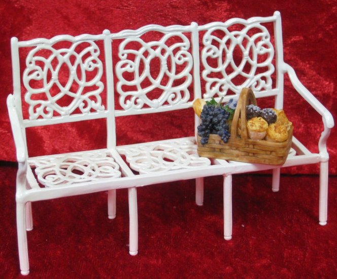 DFCA4341 White Bench Seat - Click Image to Close