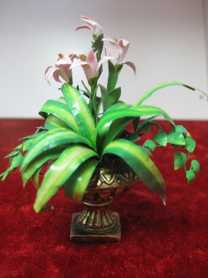 DMR1028 Pink Lily Arrangement - Click Image to Close