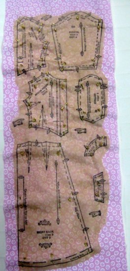 DSB215 Pattern Pinned on Fabric - Click Image to Close