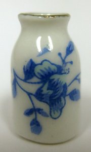 DRG08 Vase with lip White W/Blue Pattern Pkt 2