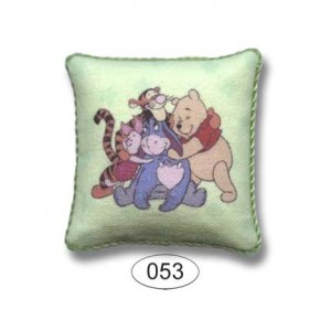 DPIL053 Pillow Pooh & Friends