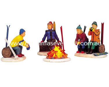 04468 Lemax Skier's Camp Fire Set of 4 B/O