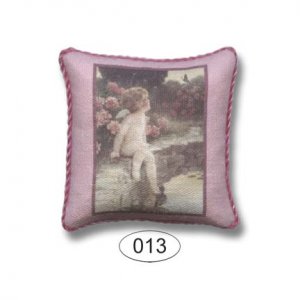 DPIL013 Pillow Cherub