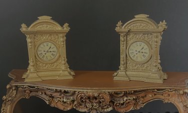APR109 Clock Antique Carriage