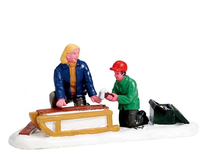 72508 Lemax Building A Sled 2017 - Click Image to Close