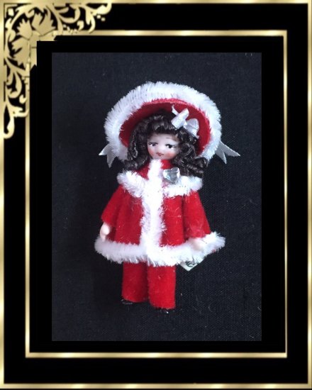 DAC322 RED Erica Doll - Click Image to Close