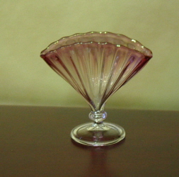 D78GL Doll House Ribbed Cranberry Fan Vase