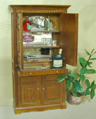 D56010 Dollhouse Tudor Liquer Cabinet - Click Image to Close