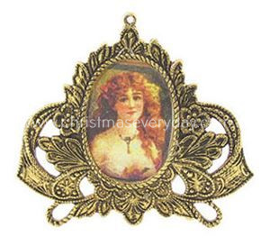 DCARA2151 Red Haired Girl in Picture Frame