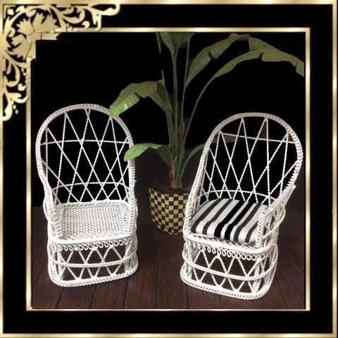 DF572 White or Black Wire Tub Chair - Click Image to Close