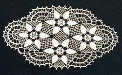 DSD117 Laser Cut Large Table Top Doily - Click Image to Close