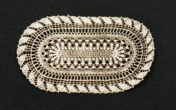 DSD63 Laser Cut Oval Doily