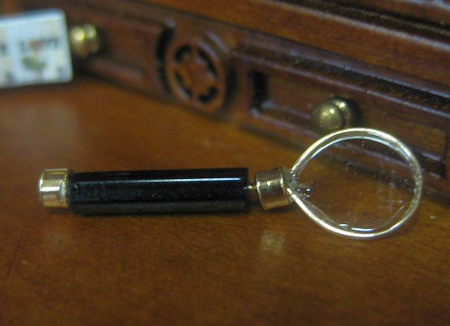 DTJ10 Dollhouse Magnifier Glass - Click Image to Close