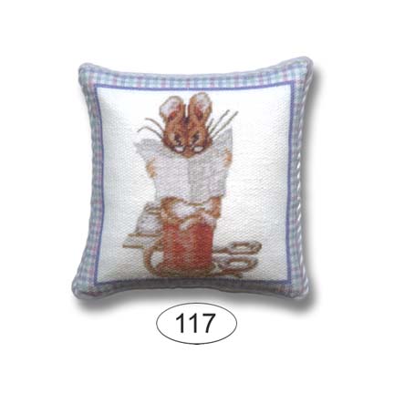 DPIL117 Pillow Beatrix Potter Mouse - Click Image to Close