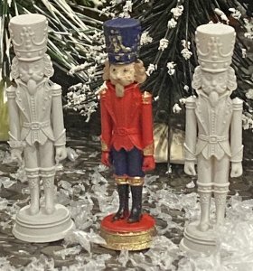 30001B Nutcracker 80mm Sold in Pairs Primed in Red or White