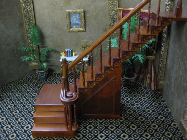 D8050R Staircase with Return Right Hand - Click Image to Close